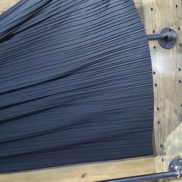 BLACK ACCORDION LONG COLUMN SKIRT SIZE MEDIUM - Picture 6 of 11